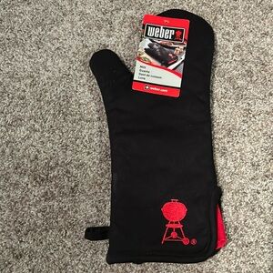 NWT Weber Grill Mitt